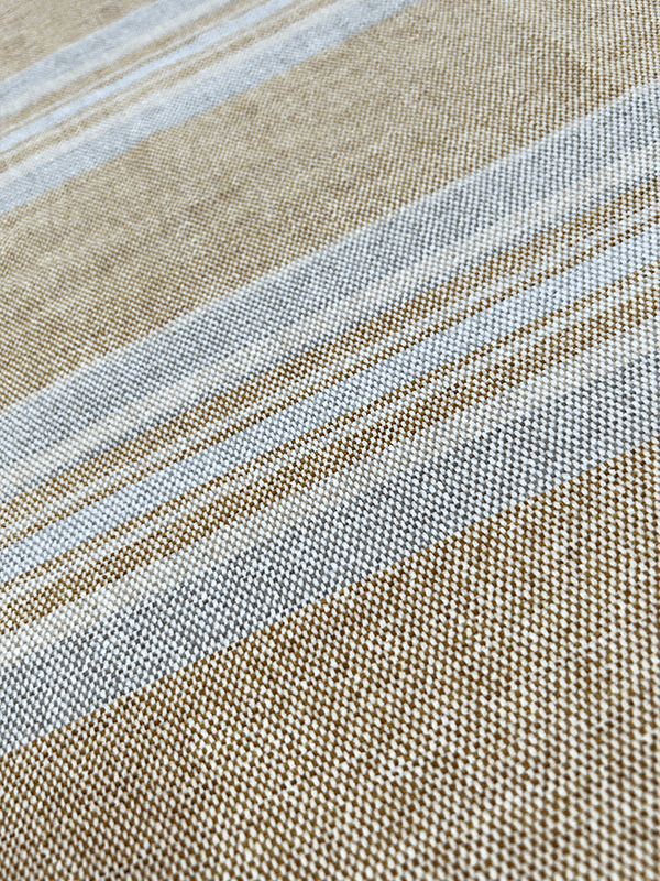 Stragulum series irregularis grisea, caerulea, alba et flava intertexta chenille domum textilia